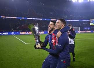 أشرف حكيمي يتوج رفقة باريس سان جيرمان بلقب السوبر الفرنسي
