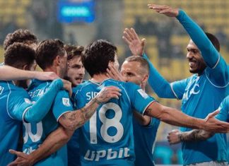 نابولي يضرب فيورنتينا.. ويعبر لنهائي كأس السوبر الإيطالي