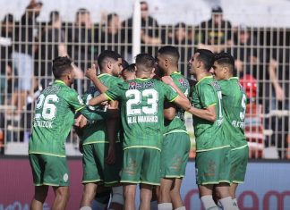 الرجاء الرياضي يفوز على حسنية أكادير بثنائية موهوب