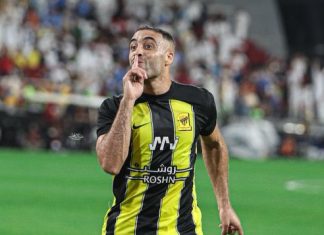 مشجع يعتدي على عبد الرزاق حمد الله بعد نهائي السوبر السعودي