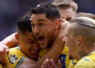 أوكرانيا تقلب تأخرها أمام سلوفاكيا وتبقي على فرصها في بلوغ ثمن نهائي اليورو