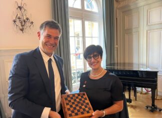 باريس/ مشاركة بشرى القادري في الاحتفال بمئوية تأسيس الاتحاد الدولي للشطرنج