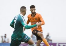 نهضة بركان يدشن مشواره في البطولة بالفوز على الرجاء الرياضي