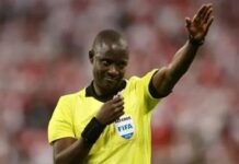 حكم كونغولي يقود مباراة الرجاء وسامارتكس في دوري الأبطال