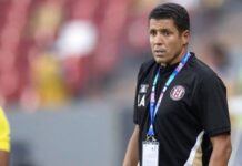 عموتة مهدد بالإقالة من الجزيرة الإماراتي بسبب النتائج السلبية