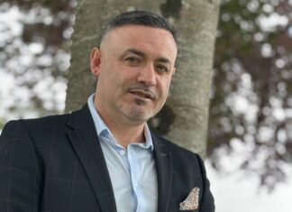 مدرب بوسني: الرجاء أخطأت في التعاقد مع زفيكو