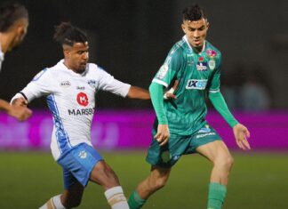 شباب السوالم يفوز على الرجاء الرياضي في الوقت القاتل