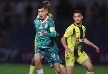 مباراة المغرب الفاسي والرجاء الرياضي تنتهي بلا غالب ولا مغلوب