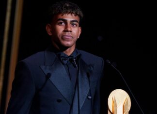 لامين يامال يتوج بجائزة أفضل لاعب شاب في العالم لعام 2024