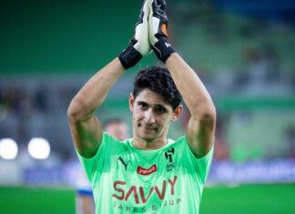 ياسين بونو جاهز لمباراة الهلال والنصر