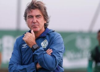 خلاف داخل مكتب الرجاء يحسم مستقبل البرتغالي سابينتو