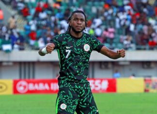 النيجيري أديمولا لوكمان يتوج بجائزة أفضل لاعب إفريقي لعام 2024