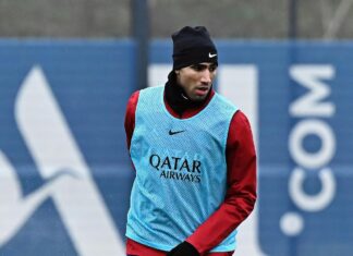 أشرف حكيمي حاضر في مباراة باريس سان جيرمان وشتوتغارت الألماني