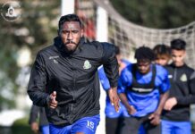 الجيش الملكي يجري آخر حصة تدريبية قبل مواجهة بيراميدز المصري