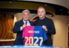 برشلونة يعلن تمديد عقد مدربه فليك إلى غاية 2027