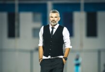 المغرب الفاسي يعلن انفصاله عن المدرب توميسلاف ستيبيتش بالتراضي