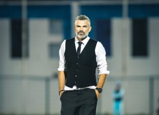 المغرب الفاسي يعلن انفصاله عن المدرب توميسلاف ستيبيتش بالتراضي