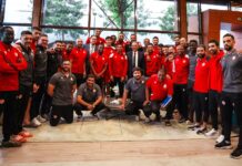 فوزي لقجع يزور بعثة الوداد الرياضي بمركب محمد السادس