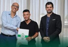 الرجاء الرياضي يعلن تعاقده مع معاذ الضحاك