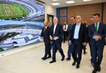 إنفانتينو يزور ملعب طنجة الكبير ويبدي إعجابه به