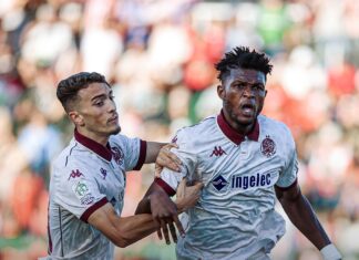 الوداد الرياضي يعود من مكناس بفوز ثمين