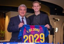 برشلونة يمدد عقد لاعبه فرينكي دي يونغ