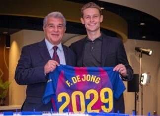 برشلونة يمدد عقد لاعبه فرينكي دي يونغ