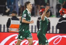 الرجاء الرياضي يفوز على الكوكب المراكشي في الوقت القاتل