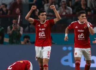 أشرف بن شرقي يساهم في تتويج الأهلي بالسوبر المصري