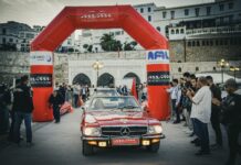 رالي المسيرة الخضراء “طريق العيون”.. معرض السيارات العتيقة بطنجة سفر عبر الزمن