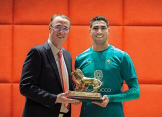 حكيمي يتوج بجائزة الأسد الذهبي لسنة 2025