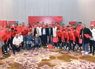 تواصل بين الأجيال.. جامعة كرة القدم تكرم دوليين سابقين