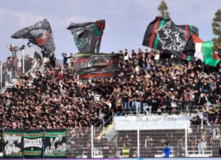 “كاف” يعاقب الجيش الملكي بمباراتين دون جمهور والغرامة