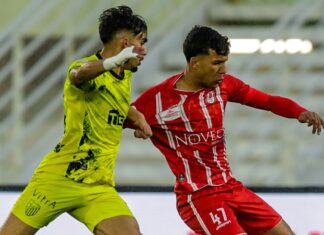 المغرب الفاسي يفوز على الفتح الرياضي برباعية