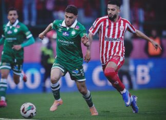 النادي المكناسي يفوز على الرجاء الرياضي