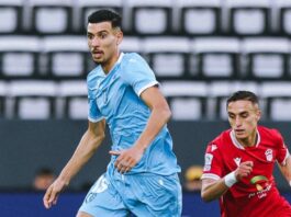 حسنية أكادير يفوز على اتحاد تواركة بثنائية