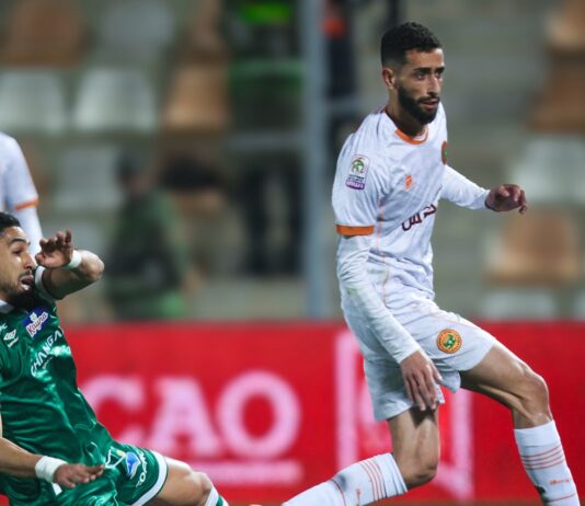 مباراة نهضة بركان والرجاء الرياضي تنتهي بالتعادل