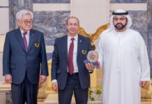 ولي عهد الفجيرة يكرم الأستاذ إدريس الهلالي تقديرا لإسهاماته في تطوير رياضة التايكوندو العربية