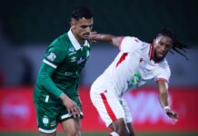 الرجاء الرياضي يفوز على حسنية أكادير ويتصدر الدوري الاحترافي