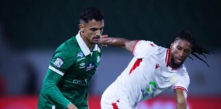 الرجاء الرياضي يفوز على حسنية أكادير ويتصدر الدوري الاحترافي