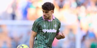 عبد الصمد الزلزولي أفضل لاعب في ريال بيتيس لشهر مارس