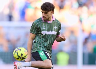 عبد الصمد الزلزولي أفضل لاعب في ريال بيتيس لشهر مارس