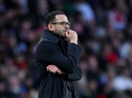 تشليسي ينفصل عن مدربه ليام روسينيور