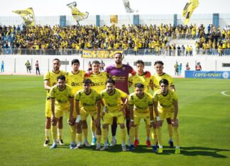 المغرب الفاسي يفوز على نهضة الزمامرة وينفرد بصدارة الدوري