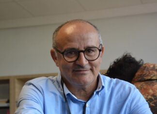 الحوات يتشبث بترشحه لرئاسة جامعة السباحة