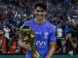 ياسين بونو يتوج بلقب كأس خادم الحرمين الشريفين رفقة الهلال السعودي