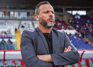 بنشريفة: “مباريات الديربي تربح ولا تلعب.. تجربتي السابقة كلاعب ساعدتني في تحفيز اللاعبين”