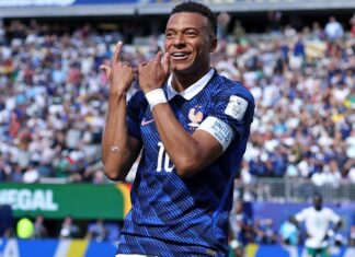 فرنسا تفوز على السنغال في أول ظهور في كأس العالم
