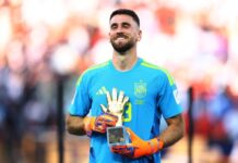 أفضل حارس في كأس العالم 2026.. سيمون يتوج بجائزة القفاز الذهبي