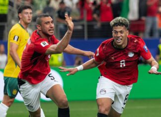 مصر تفوز على أستراليا وتتأهل لثمن نهائي كأس العالم للمرة الأولى في تاريخها